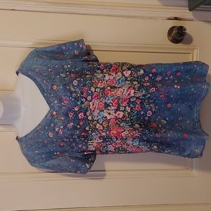 Woman's Stretchy Short Sleeve Top